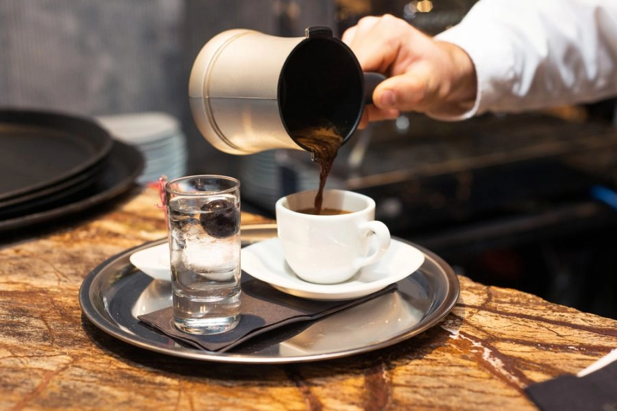 طرز تهیه قهوه یونانی با ایبریک