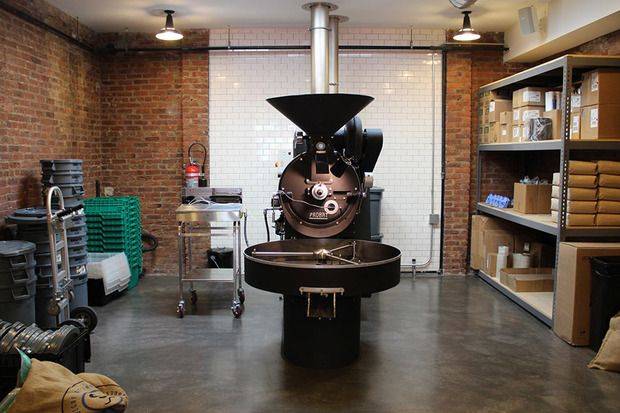 رستر قهوه: تخصص و مهارت در شکل دهی به عطر و طعم دلپذیر