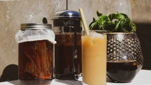 قهوه سرد دم با فرنچ پرس؛ طرز تهیه و نکات حرفه‌ای + عکس